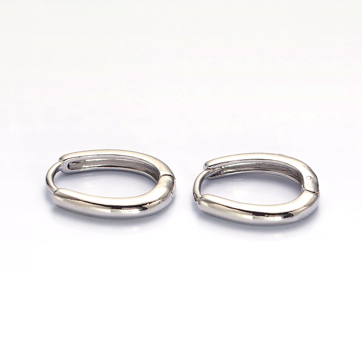 Silver, 14.5mm Oblong Oval Minimalist Hoop Earrings EA-21AB1016