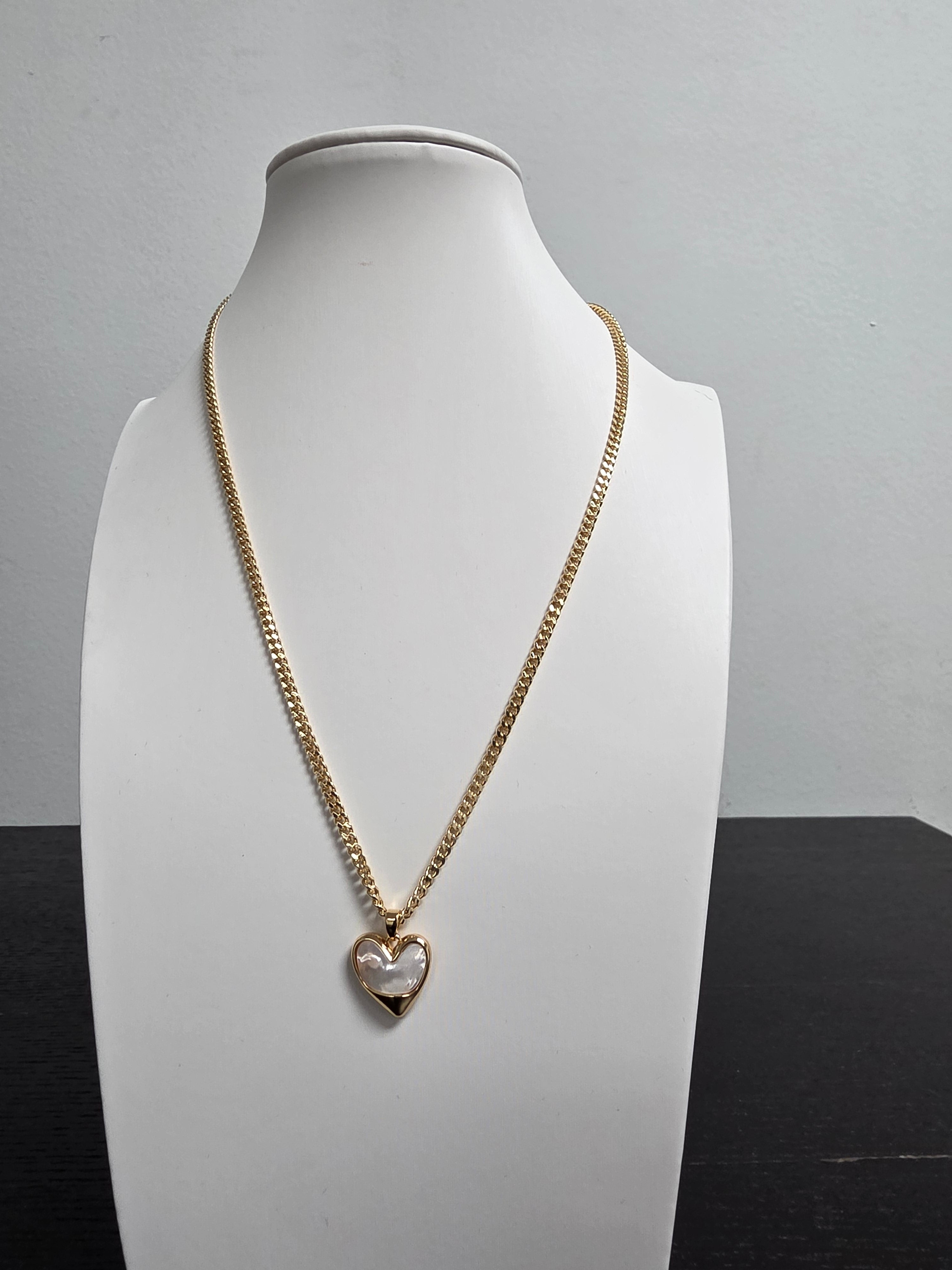 Curb Chain Pearl Gold Heart 18 Inch Necklace CDESIGN-00466