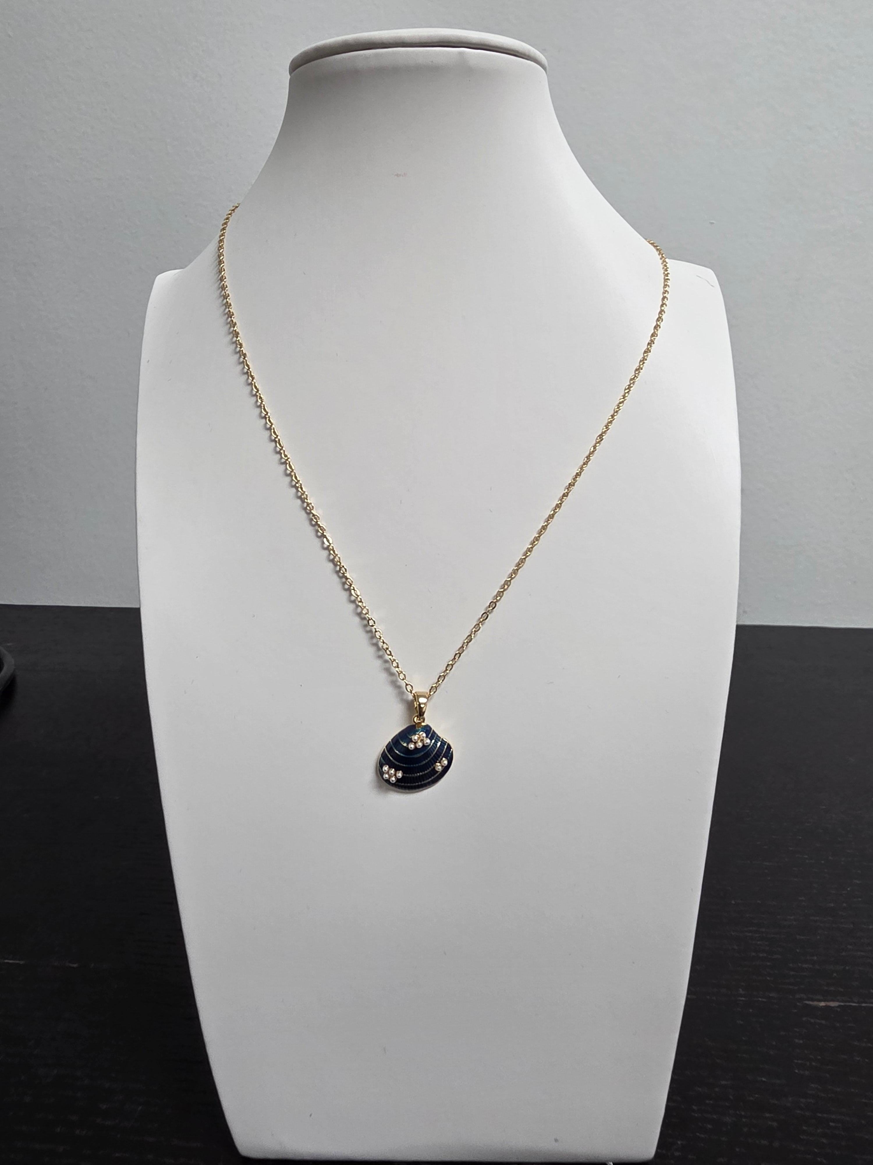 Dainty Shell Pearl Scallop Seashell 18-Inch Necklace NC-SJ00476