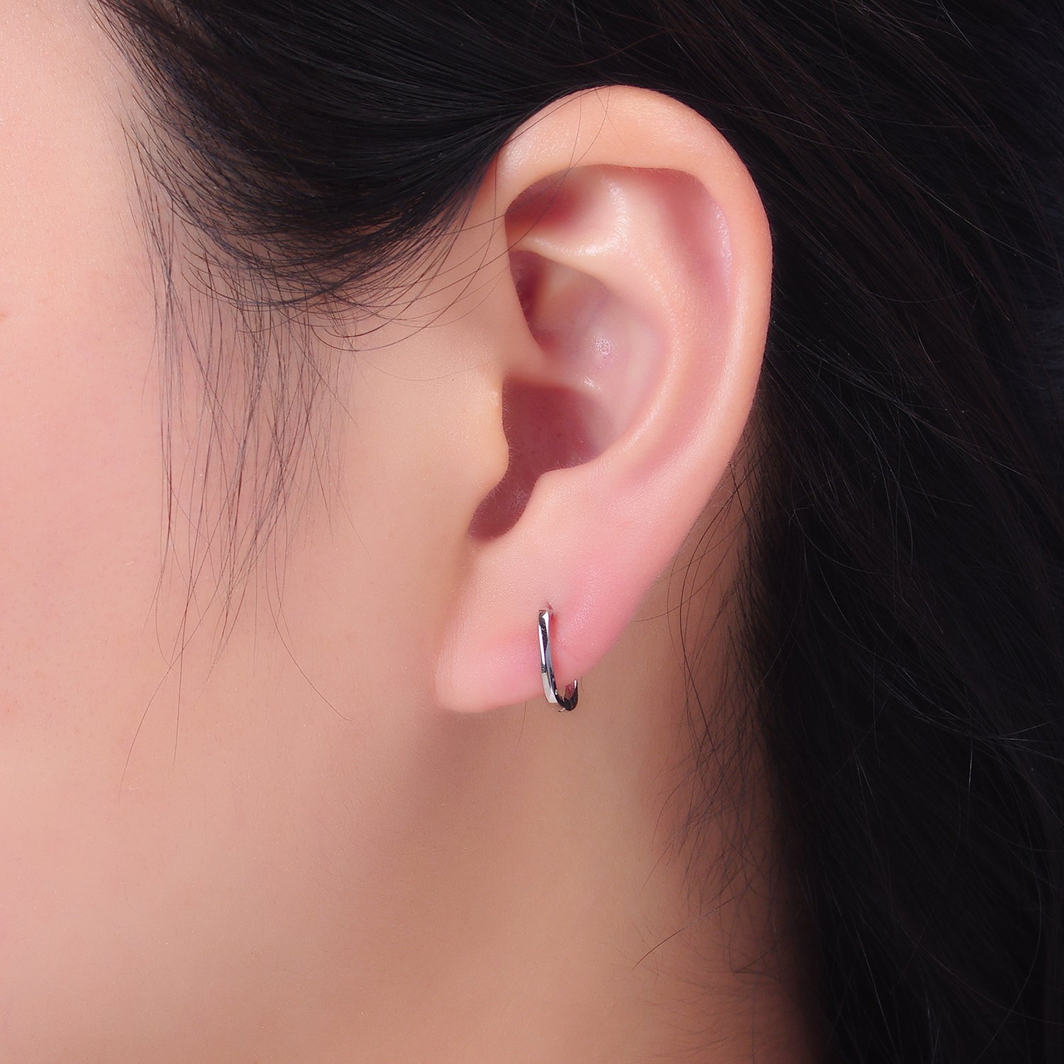 Mini Sterling Silver Dainty Huggies✦ EA-SL560