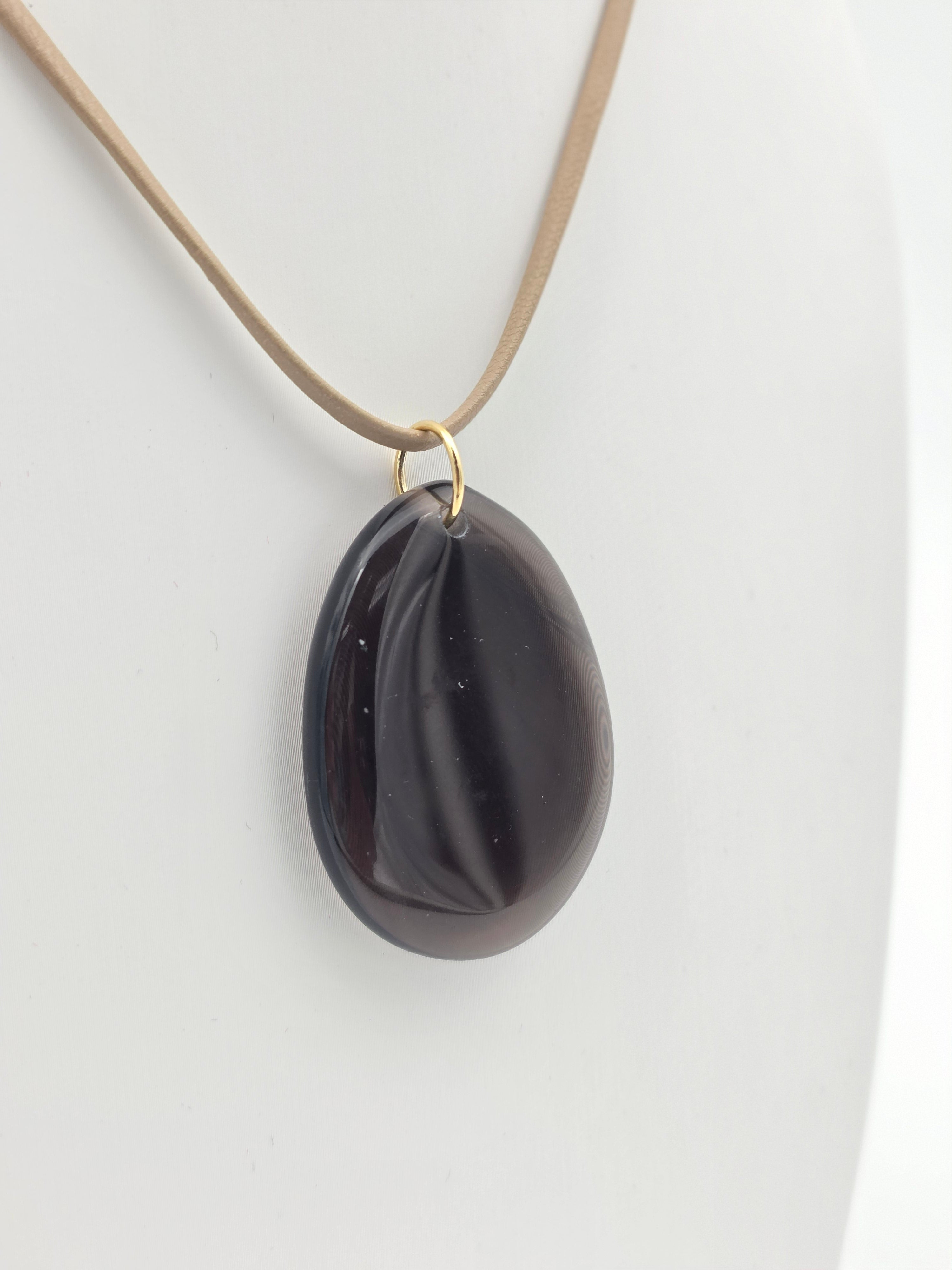 ADJUSTABLE BEIGE LEATHER CORD NECKLACE WITH BLACK STONE NC-SJ2007