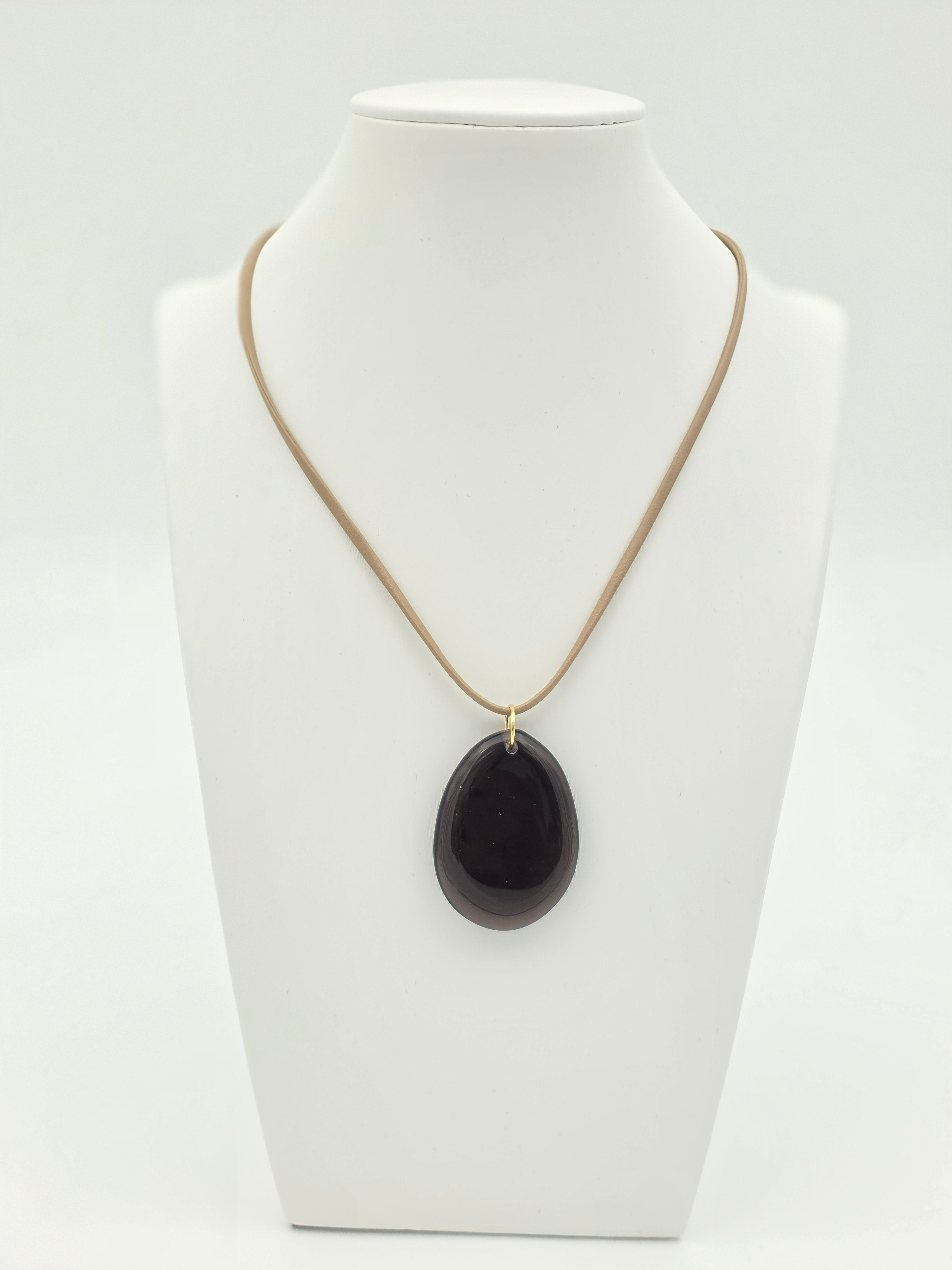 ADJUSTABLE BEIGE LEATHER CORD NECKLACE WITH BLACK STONE NC-SJ2007