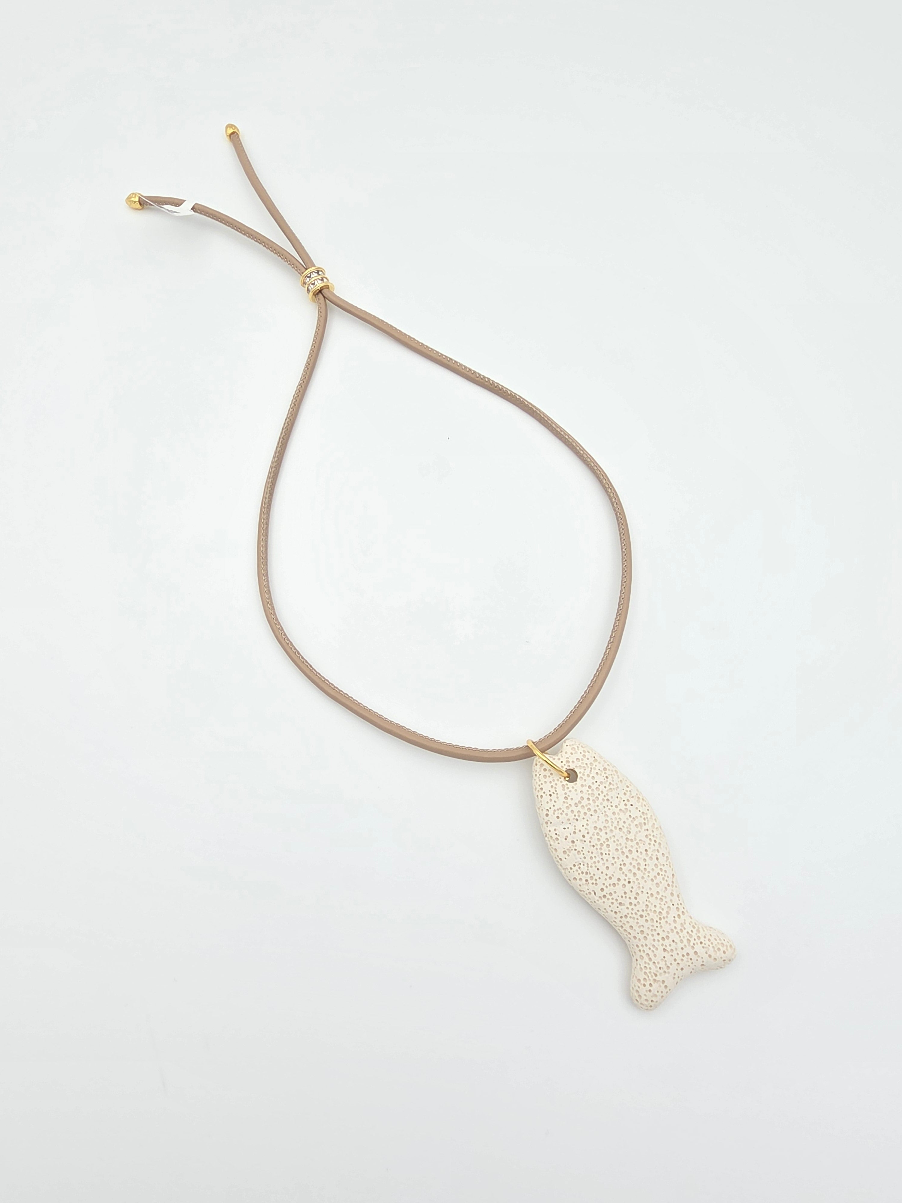 BEIGE ADJUSTABLE BAGUETTE CORD NECKLACE WITH FISH STONE NC-SJ2012