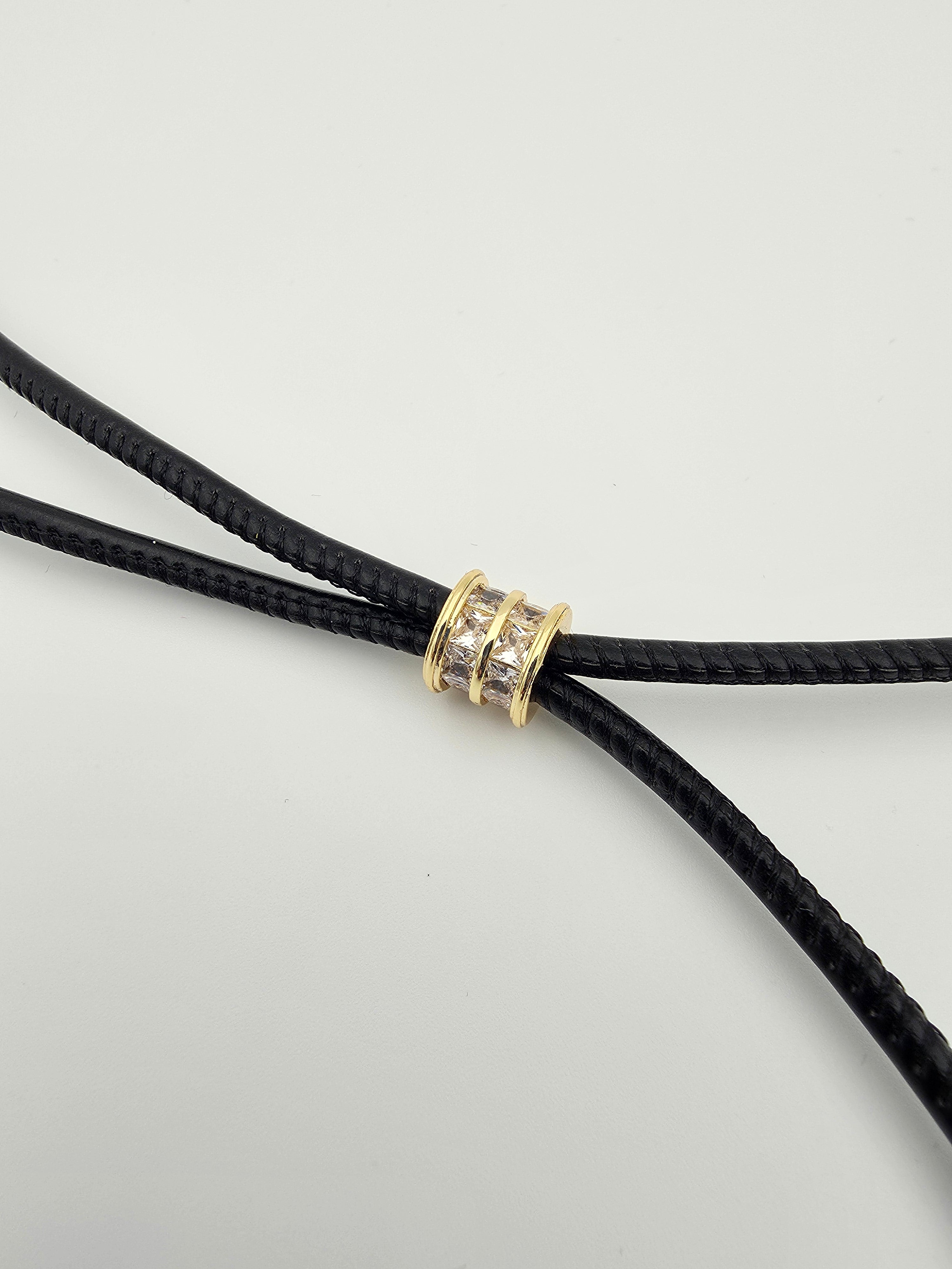 BLACK ADJUSTABLE BAGUETTE CORD NECKLACE WITH GOLD HEART PENDANT ✦ NC-SJ2014