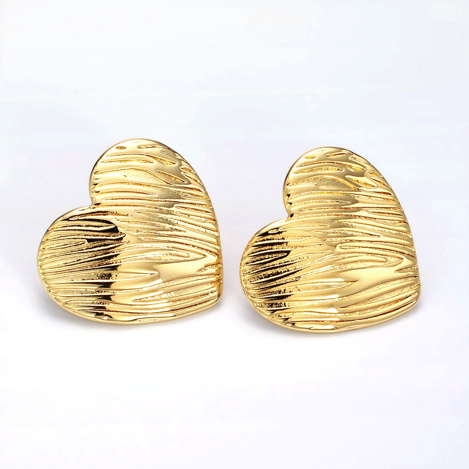 Gold Line-Textured Heart Stud Earrings ✦ EA-21P456