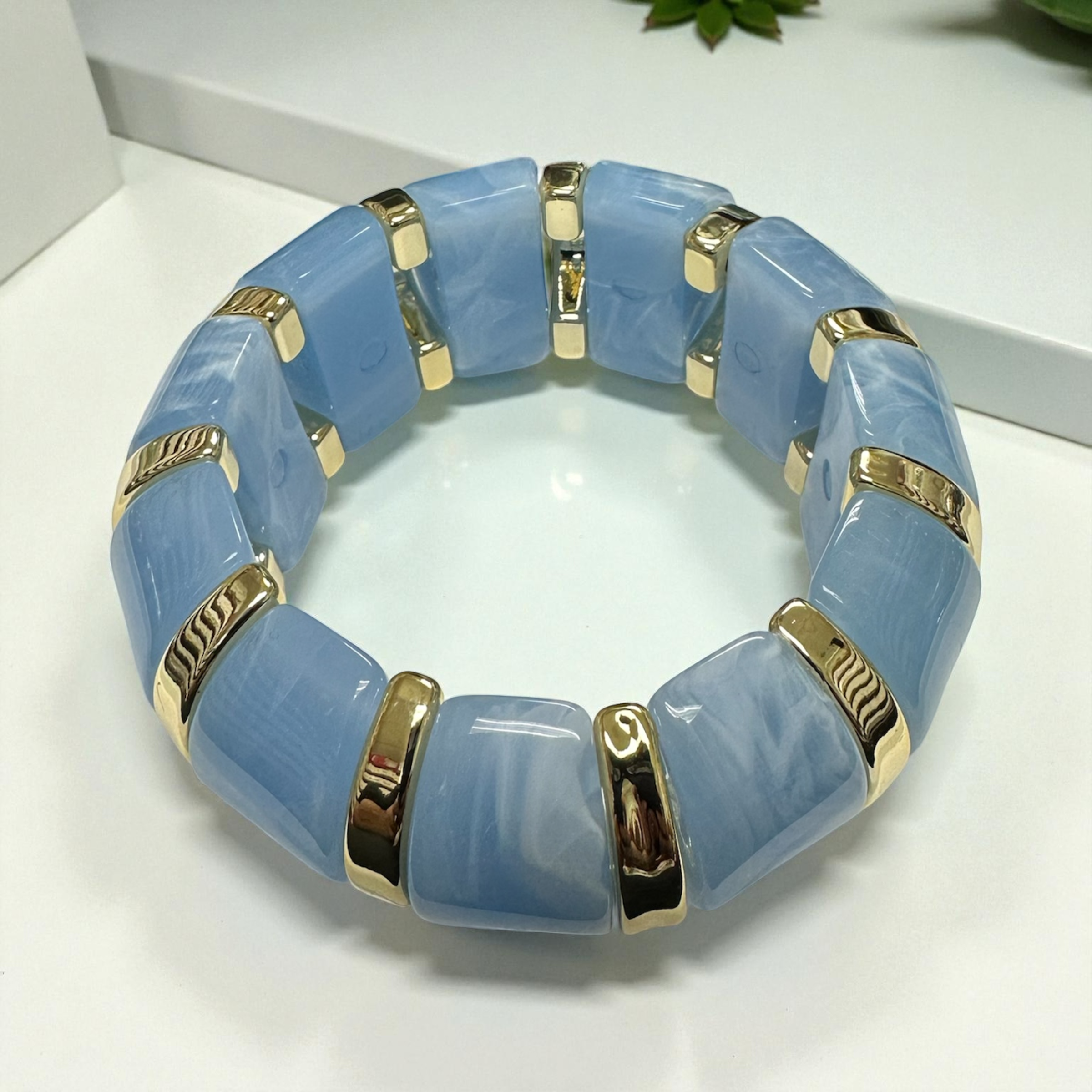 Marble effect baby blue stretch resin bangle bracelet ✦ BR-2014