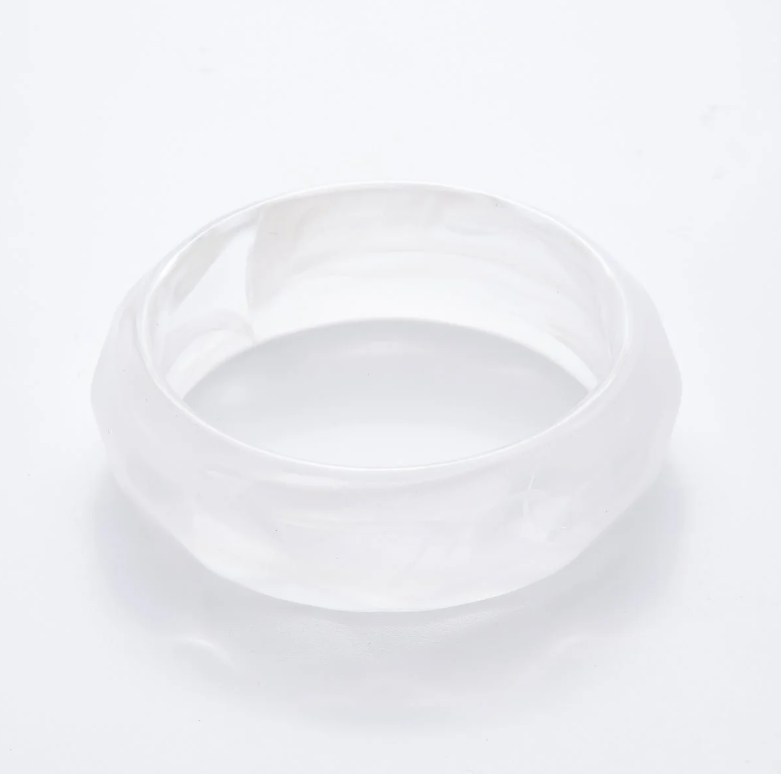 Geometric Wavy Solid Resin Acrylic Wide Bangle Bracelet ✦ BA-21WA3394 BA-21WA3399