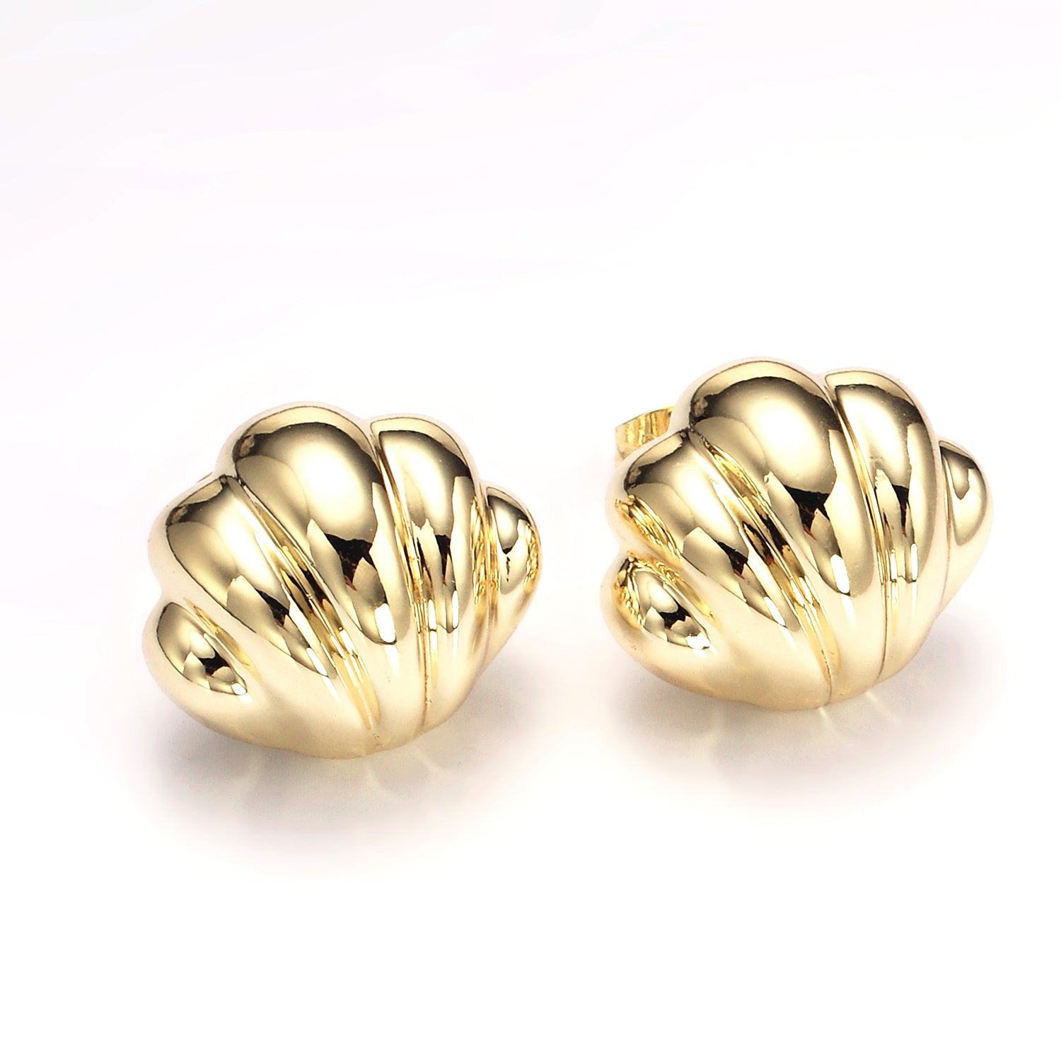 18mm Lightweight Puffed Croissant Stud Earrings ✦  EA-21V073
