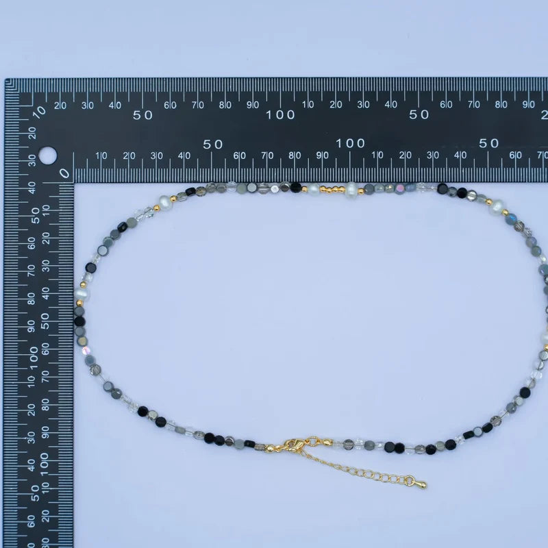 Black-and-White Flat Gemstone 17.5 Inch Necklace CN-0305