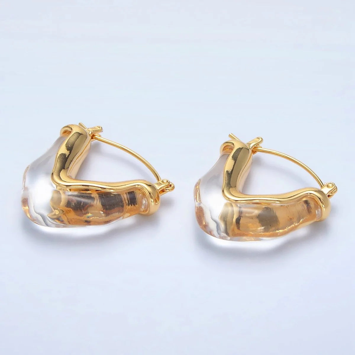 TRENDY CHUNKY RESIN V-SHAPED LATCH HOOP EARRINGS EA-21P233