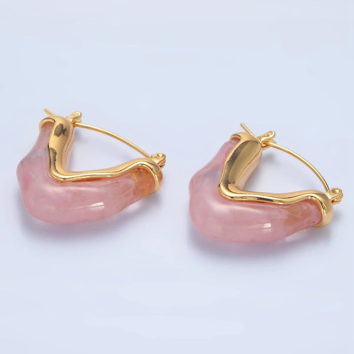 TRENDY CHUNKY RESIN V-SHAPED LATCH HOOP EARRINGS EA-21P233