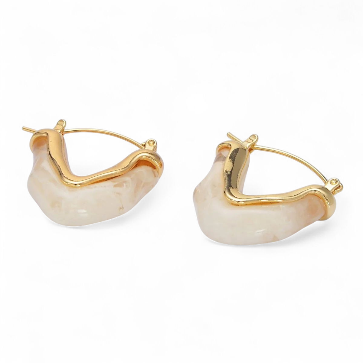TRENDY CHUNKY RESIN V-SHAPED LATCH HOOP EARRINGS