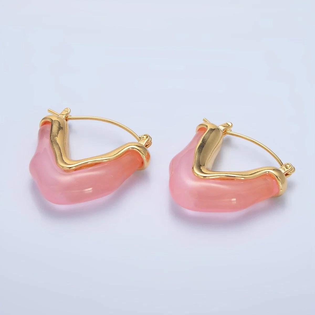 TRENDY CHUNKY RESIN V-SHAPED LATCH HOOP EARRINGS EA-21P233