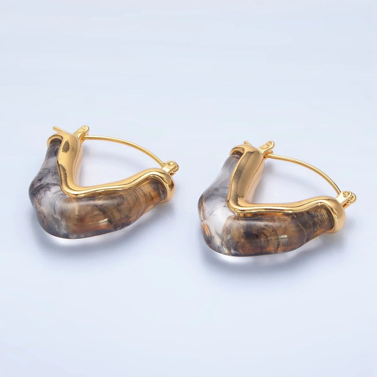 TRENDY CHUNKY RESIN V-SHAPED LATCH HOOP EARRINGS EA-21P233