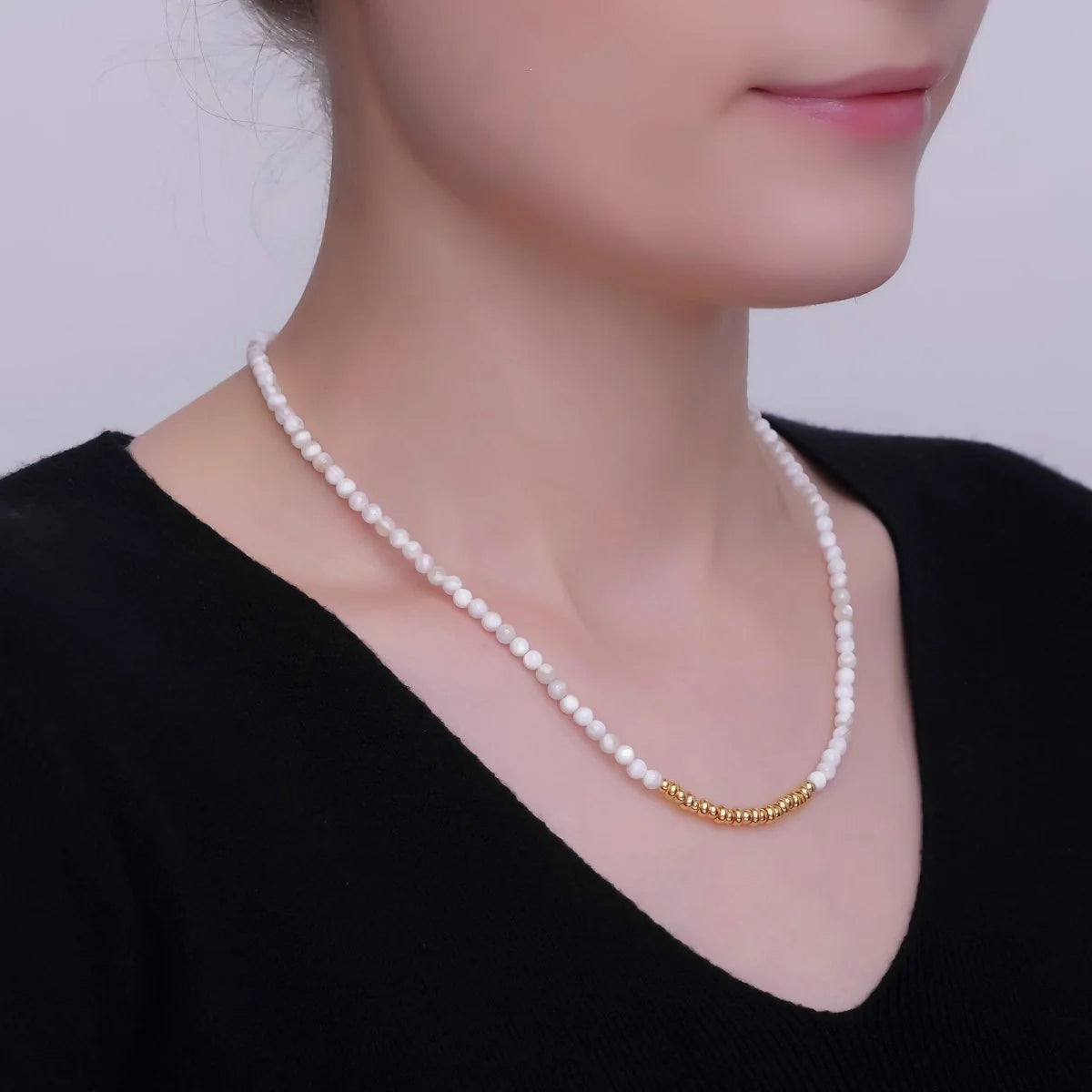 White Gemstone Bead 17 Inch Necklace CN-0302