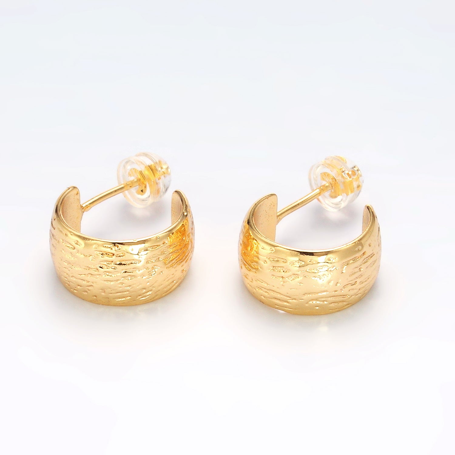Gold 15mm Line-Textured Wide C-Shaped Hoop Earrings in Gold