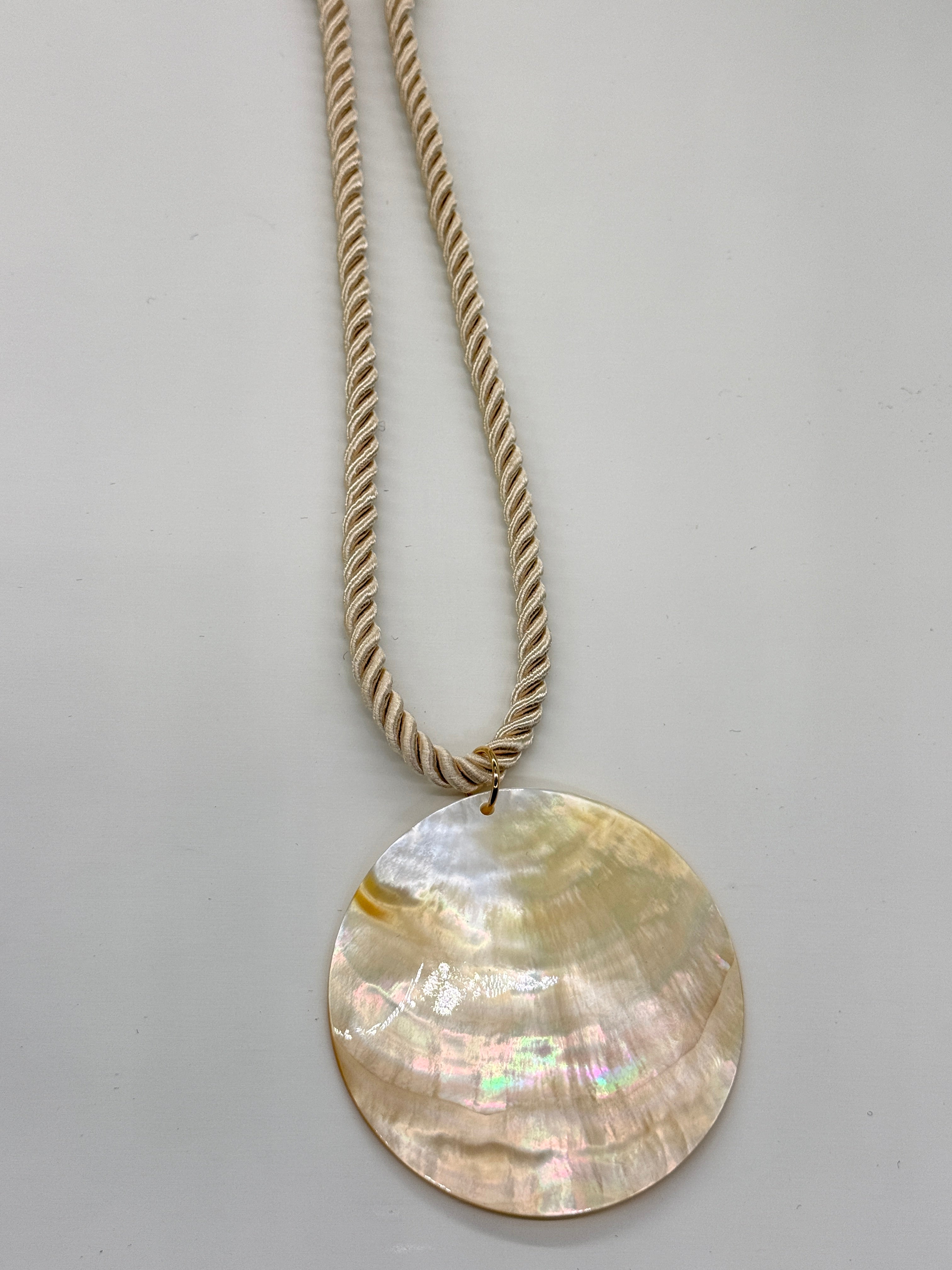 HANDMADE SUMMER BEIGE SHELL TWISTED CORD ADJUSTABLE NECKLACE BEACH ALL SEASON