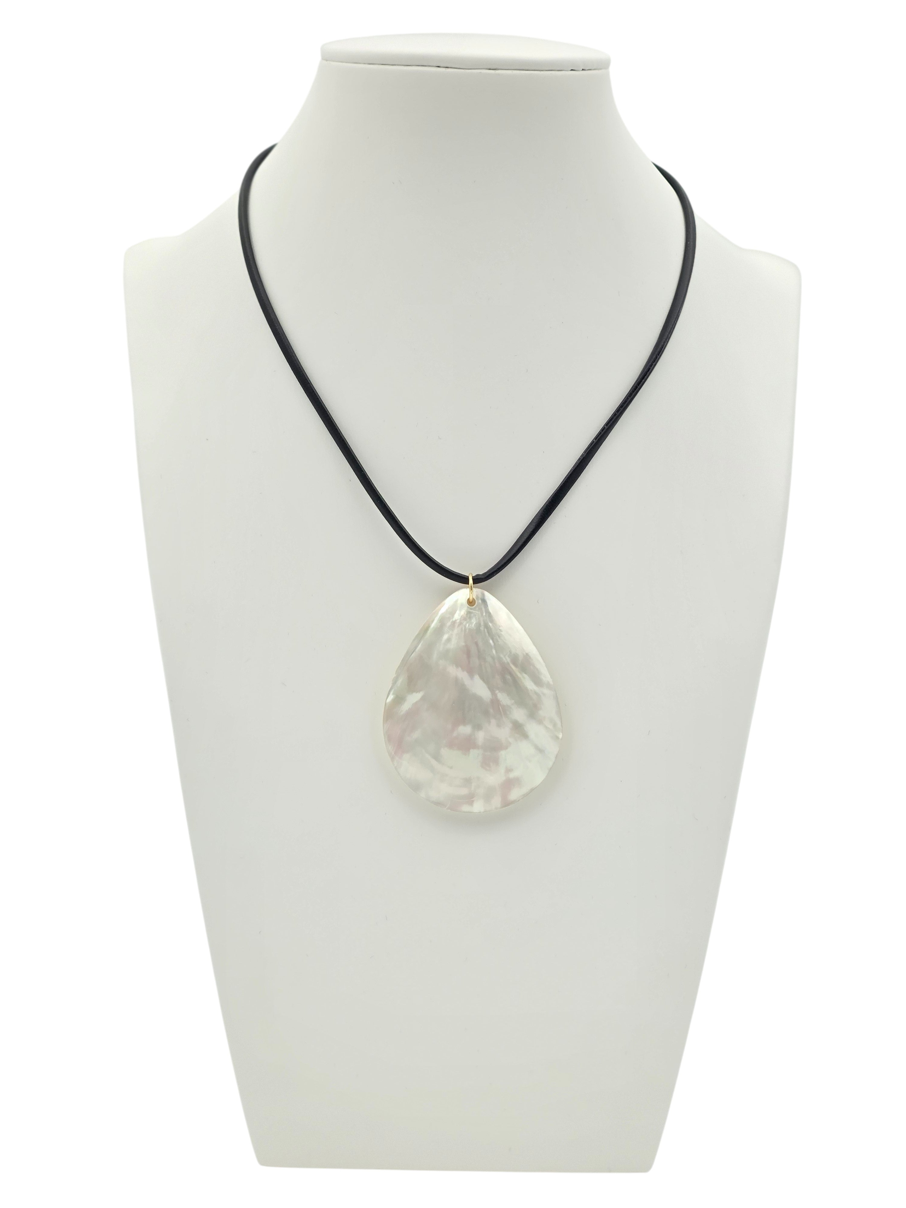 BLACK PLEATHER CORD NECKLACE WITH TEAR DROP DISC PEARL PENDANT NC-SJ2003