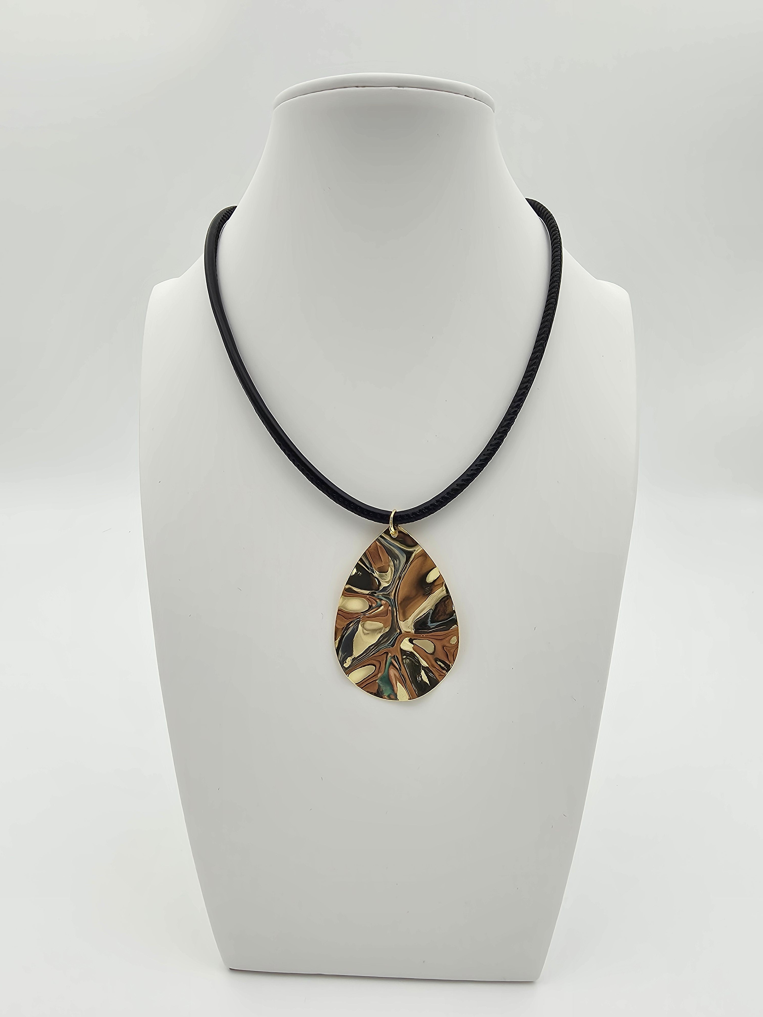 CUSTOM BLACK ADJUSTABLE BAGUETTE CORD NECKLACE WITH GOLD PETAL PENDANT ✦ NC-SJ2015