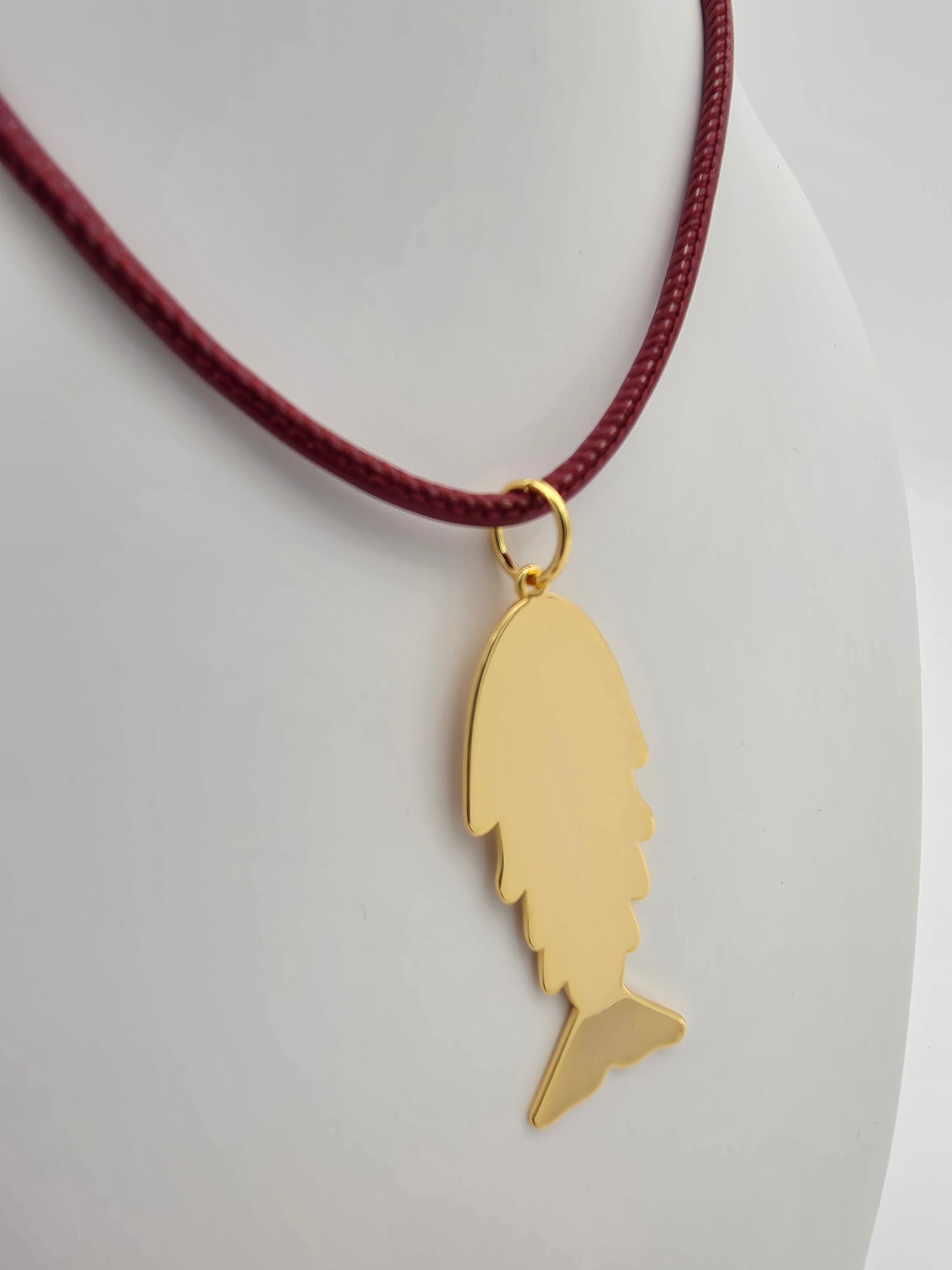 MAROON CUSTOM ADJUSTABLE BAGUETTE CORD NECKLACE WITH GOLD FISH PENDANT   ✦ NC-SJ2018