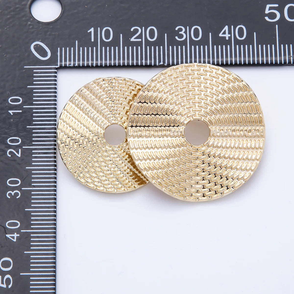 Double Hammered Woven Vinyl Round Brooch Pin BH-21BH058