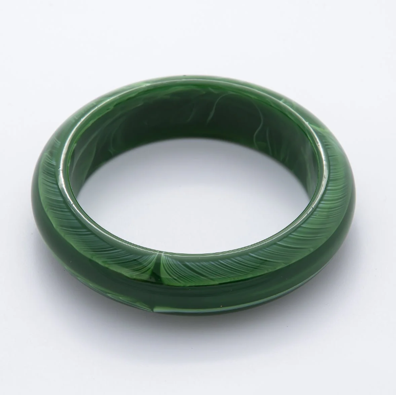 Green Solid Resin Acrylic Wide Bangle ✦ BA-21WA3411